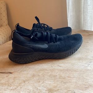 Nike flyknit. Size 8.5.